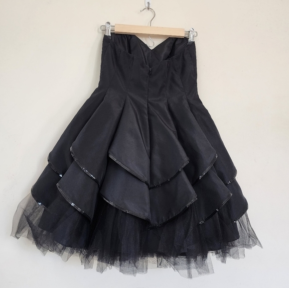 Black Swan Strapless Sweetheart Neckline Layered Tulle Special Event Dress 3/4 - Picture 6 of 8